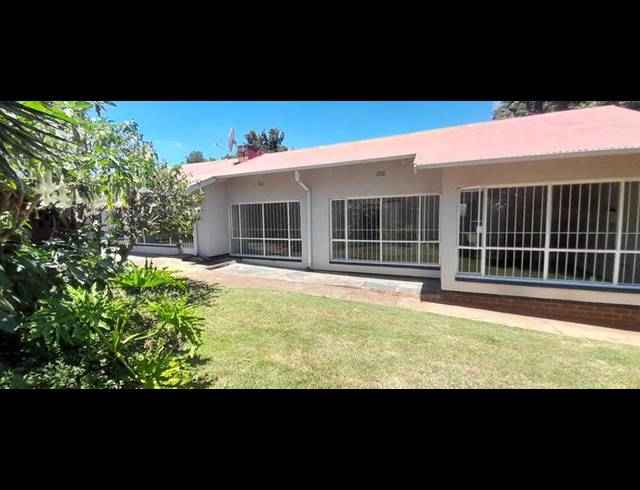 3 BEDROOM HOUSE FOR SALE IN CLUBVIEW